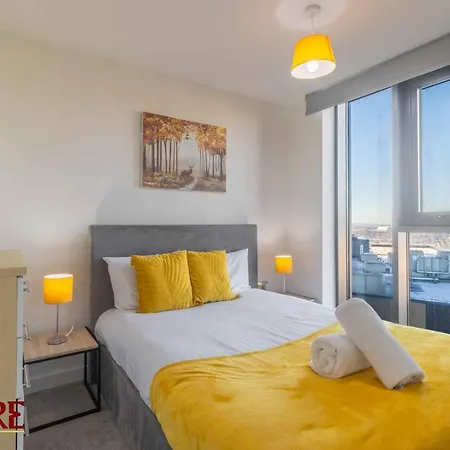 Stylish 2 Bed On Broad Street! Apartment